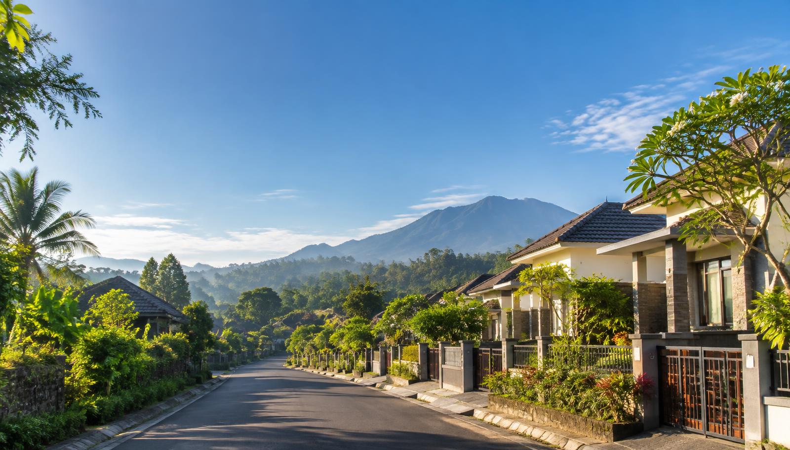 Jalan dan hunian hijau di lingkungan Dramaga Cantik Residence